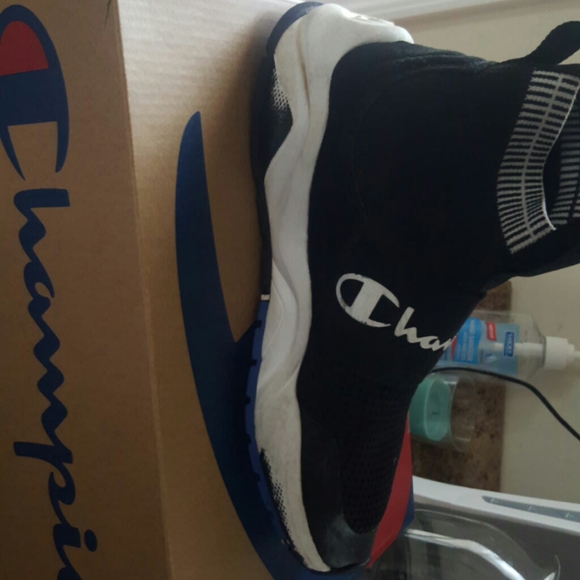 Champion shoes - Picture 3 of 3